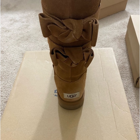 Uggs - Picture 3 of 6